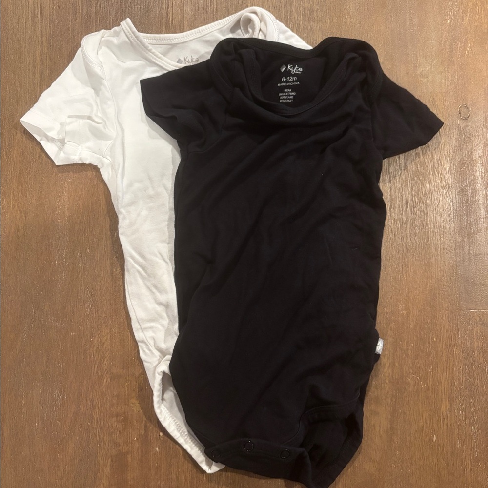 Kyte Baby Black and White Bodysuits